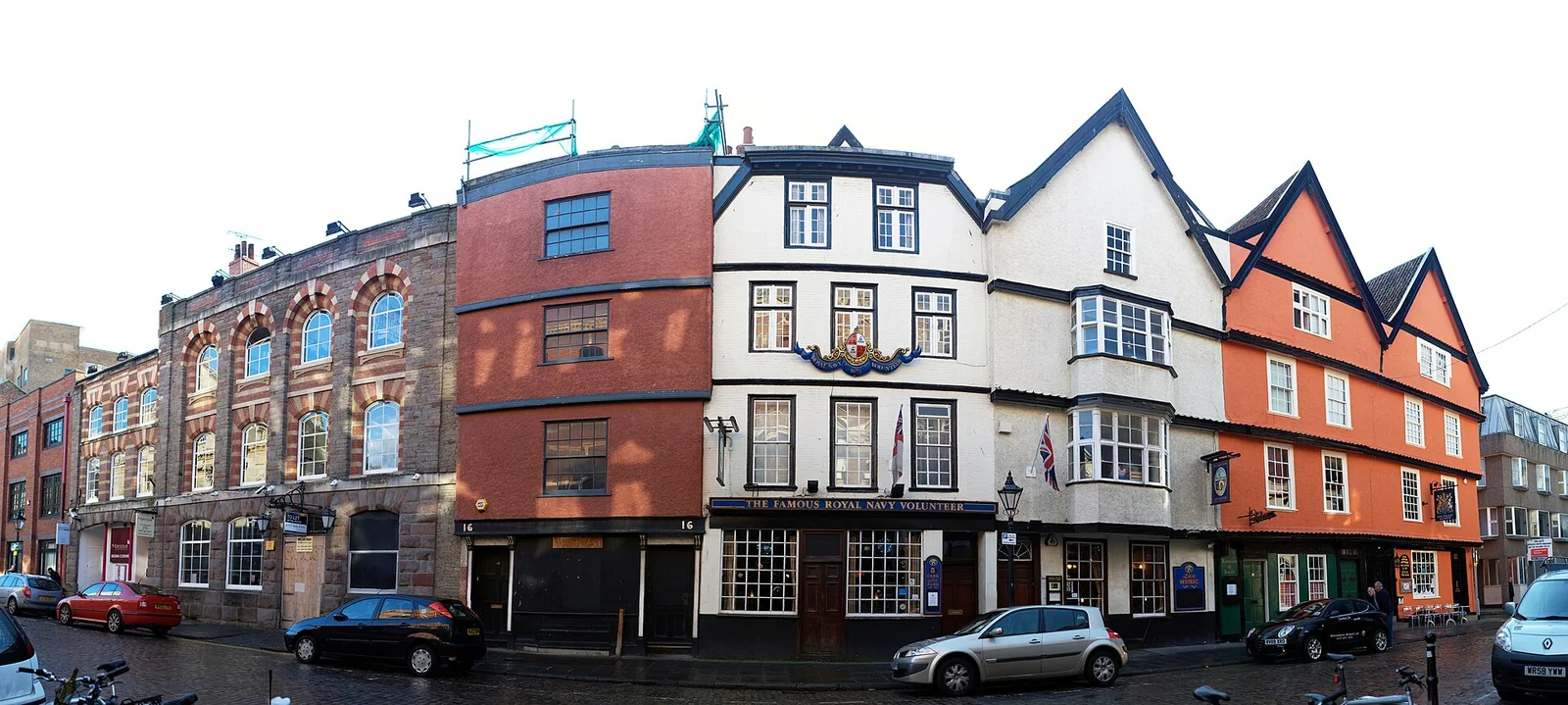 Les façades et les terrasses de King Street à Bristol.